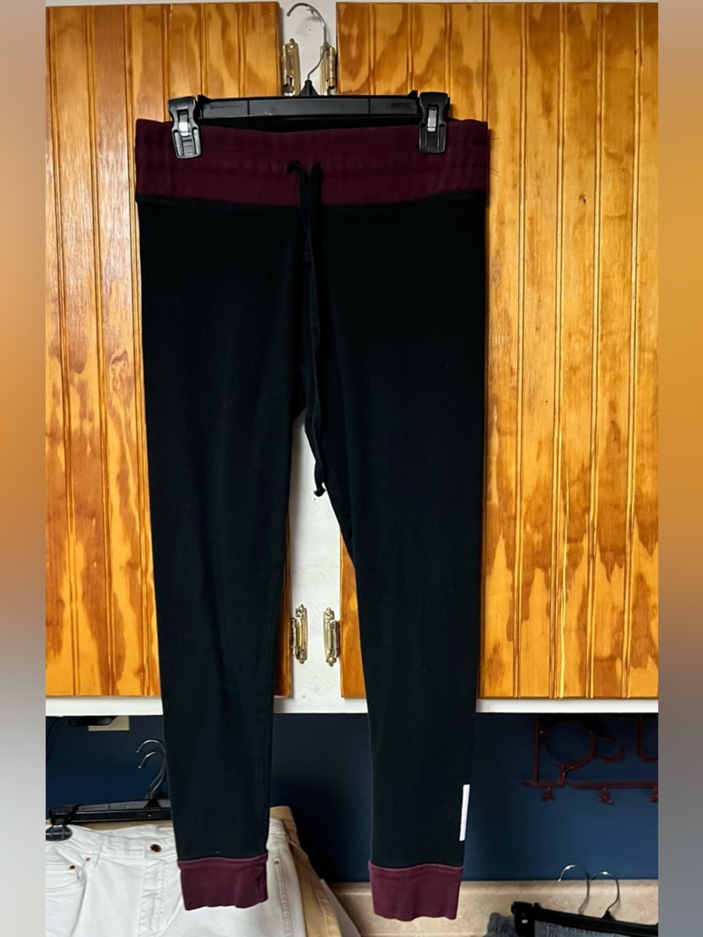 Womens VS PInK yoga joggers size M